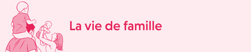 La vie de famille, enfant sur les épaules du père et bébé dans les bras de la maman