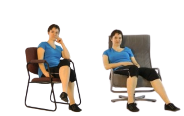 Une femme est assise de façon inadéquate sur deux types de fauteuils. À gauche, elle est penchée sur le côté avec un appui-bras, en posture asymétrique. À droite, elle est affalée de façon asymétrique vers l’arrière dans un fauteuil bas, les jambes ouvertes et le tronc en flexion, sans soutien lombaire.